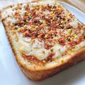 ＊る〜らんこ＊'s cooksnap of when they made ヤミツキ★すき焼きふりかけトースト.