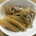 moon10's cooksnap of when they made 優しい味☆つわぶきと油揚げの煮もの.