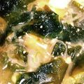 こずっぺ's cooksnap of when they made 玉ねぎとわかめのお味噌汁.