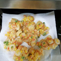 クックI7I5L1☆'s cooksnap of when they made ♬ちくわの彩りかき揚げ♬～節約にも.