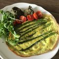 Yokchina's cooksnap of when they made アスパラチーズのオムレツ.