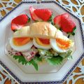 ＊＊ラテ＊＊'s cooksnap of when they made アボガドトマト大葉のロールパンサンド.