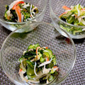 ☆あいちゃん's cooksnap of when they made 簡単にきゅうりとかにかまとわかめがり和え.