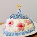 M☆mの母's cooksnap of when they made 簡単　キャラ　ドームケーキ☆エルサ.