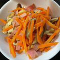 ＭＩ−ＳＡＮ's cooksnap of when they made 人参しいたけの黒胡椒炒め.