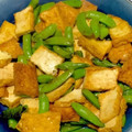 ピョンちゃん★'s cooksnap of when they made 厚揚げとスナップエンドウのバター炒め.