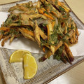 ピーナッツ子♪'s cooksnap of when they made 簡単☆玉ねぎ人参さつまいものかき揚げ.