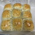 azuki34's cooksnap of when they made 卵と牛乳♪黒ごまさつまいも★ちぎりパン.