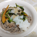 akoreana's cooksnap of when they made 【卯月製麺】豚肉とにらのみぞれ蕎麦.
