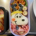 つっちーP's cooksnap of when they made スヌーピー キャラ弁 応援.