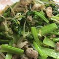 hirosabumi's cooksnap of when they made 簡単☆豚小松菜モヤシ炒め.