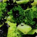飲んだくれよーちゃん's cooksnap of when they made 簡単☆ブロッコリーと韓国のりの和えもの.