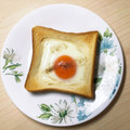 葵＊＊'s cooksnap of when they made ★目玉焼きトースト★.
