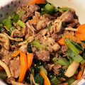 にぶろ's cooksnap of when they made 小松菜としめじの牛肉炒め★にんにく添え.