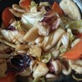 ameうめ's cooksnap of when they made シンプルが美味しい春キャベツとイカ炒め.