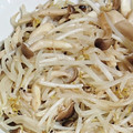 ナーちゃん's cooksnap of when they made しめじともやしの中華味炒め.
