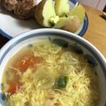 mantacarp's cooksnap of when they made とても簡単なトマタマサンラータン風スープ.