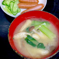 ルぴあ's cooksnap of when they made 小松菜と油揚げとしめじのお味噌汁.