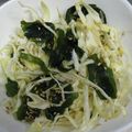 由芽15's cooksnap of when they made 節約副菜♡ワカメキャベツ和え.
