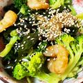 kisberry's cooksnap of when they made 海老とブロッコリーとワカメのホットサラダ.