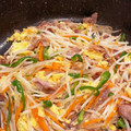 mimimo0511's cooksnap of when they made 豚にらもやしの塩だれ卵炒め.