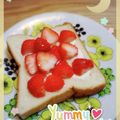 海理ママ's cooksnap of when they made いちごとクリームチーズ☆トースト.