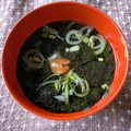 トミュー？'s cooksnap of when they made 簡単＊焼き海苔と梅干しの即席すまし汁.
