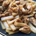 okapi☆☆'s cooksnap of when they made 大根と鶏肉の豆板醤炒め.