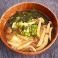 トモ２'s cooksnap of when they made 簡単・しめじと豆腐とワカメのお味噌汁.