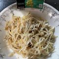 ＭＩ−ＳＡＮ's cooksnap of when they made レンジで！雪国まいたけ極ともやしのナムル.