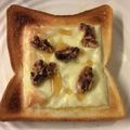 ベティ３'s cooksnap of when they made くるみハニーチーズトースト✿.
