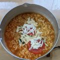 ラリー＆サラ's cooksnap of when they made おひとりさまのトマトで辛ラーメン.