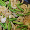 何でもかんでもみんな's cooksnap of when they made いんげんと玉ねぎのバター炒め★.