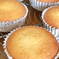 よつぽん's cooksnap of when they made 六花亭風しっとりマドレーヌ.