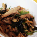 ｅｋ４'s cooksnap of when they made 大根と舞茸のわかめあえ♪.