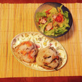 yesmama's cooksnap of when they made 鮭フレークと ゆかり の おにぎり.