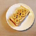 yesmama's cooksnap of when they made トーストに練りごまバナナはちみつ♪.