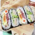 RIKOTORA's cooksnap of when they made パストラミビーフ エッグ おにぎらず.