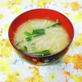 ふうはっちゃん's cooksnap of when they made 意外と美味しい♡ニラともやしの味噌汁.
