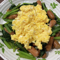 HappyYumi's cooksnap of when they made 小松菜とウインナーの中華風卵炒め.