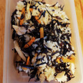 T❀mo's cooksnap of when they made 白だしで☆ひじきの炊き込みご飯.