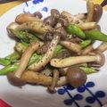 ゆみっち先生's cooksnap of when they made アスパラとシメジのニンニク炒め.