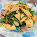 seacomet's cooksnap of when they made 旬の香り！にんじんの葉と油揚げのゴマ炒め.