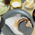 しぃか！'s cooksnap of when they made 生臭くなくて、ジューシー！鰤のアラ塩焼き.