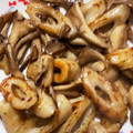 §ゆきっつぁん§'s cooksnap of when they made 舞茸とちくわのバター醤油炒め.