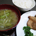 ひっこ's cooksnap of when they made たまねぎと絹さやの味噌汁.