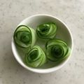 Ruriluru's cooksnap of when they made 夏！和え物や飾りにきゅうりde薔薇風お花.