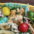 japanjenny's cooksnap of when they made 鶏ささみの大葉チーズつくね焼きお弁当簡単.