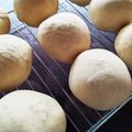 喜八＆Hacchi's cooksnap of when they made クリーム後入れ！絶品とろとろクリームパン.