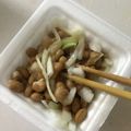 はる1234's cooksnap of when they made 納豆に玉ねぎ.